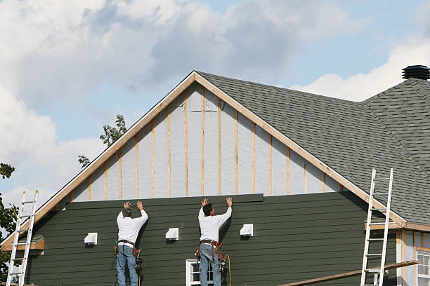 Professional Siding technician working in Valley Lee, MD